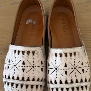 Enodoa Cream Cutout Loafers